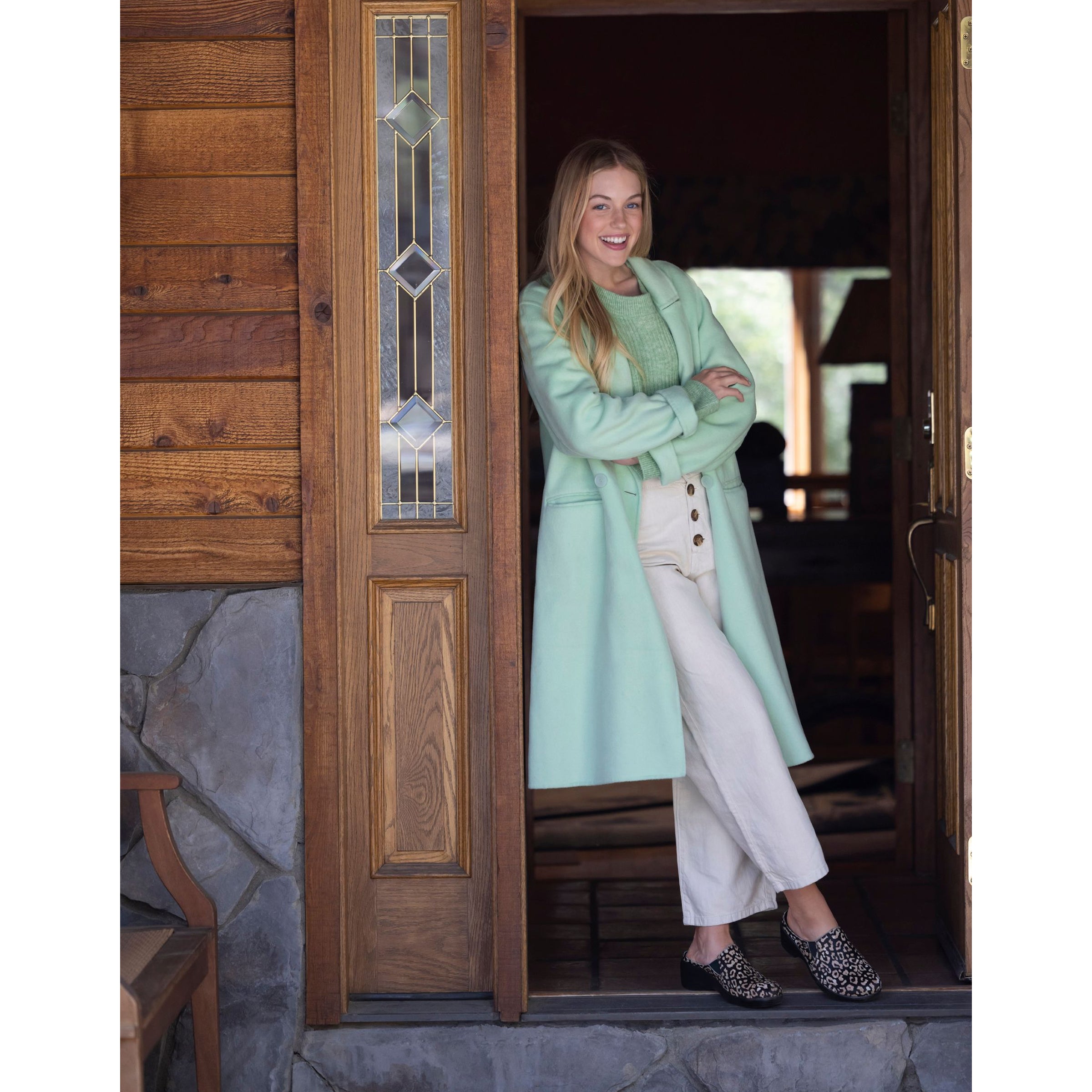 Sereniti Luxe Tundra Clog - Image 7