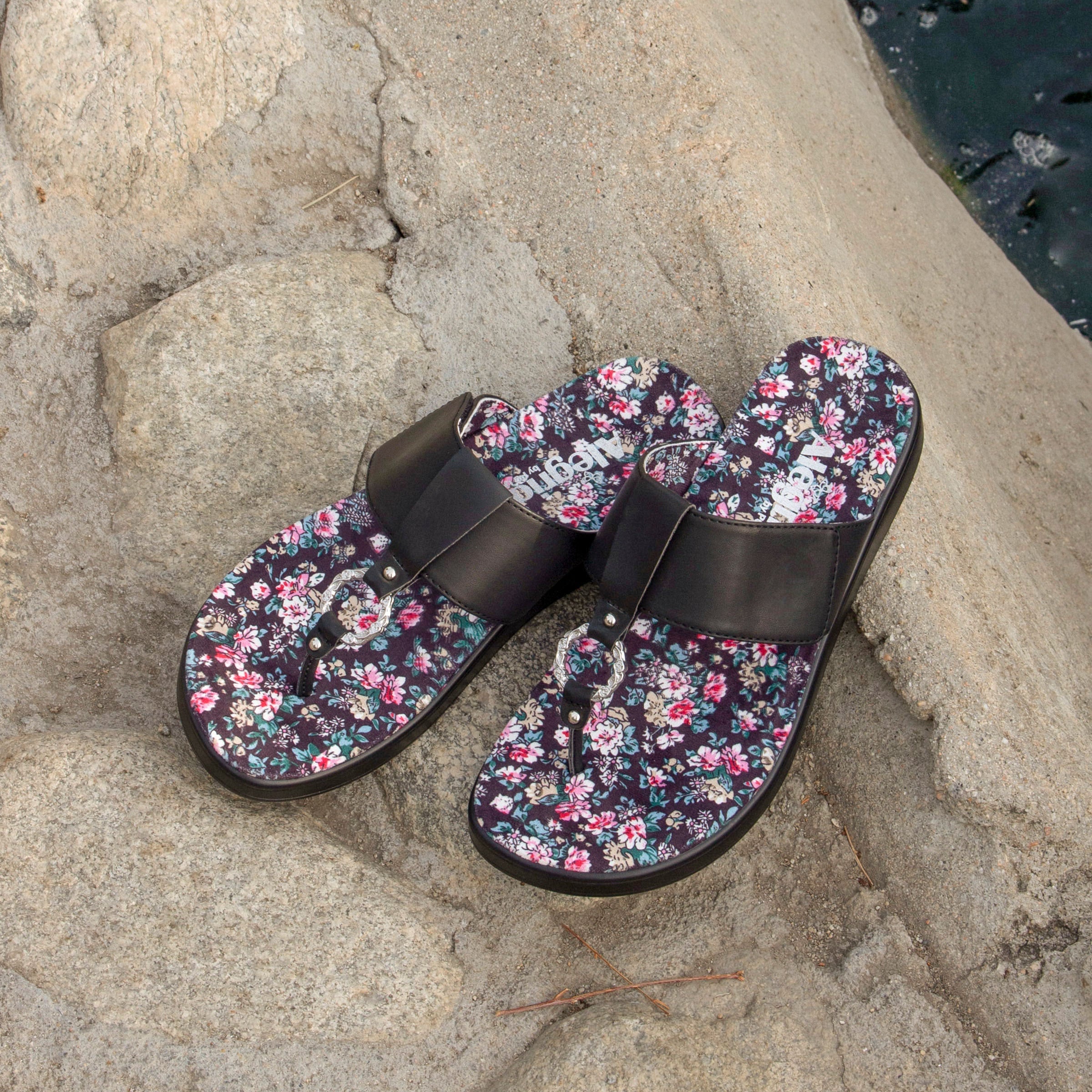 Moxi Enchanting Black Sandal - Image 2