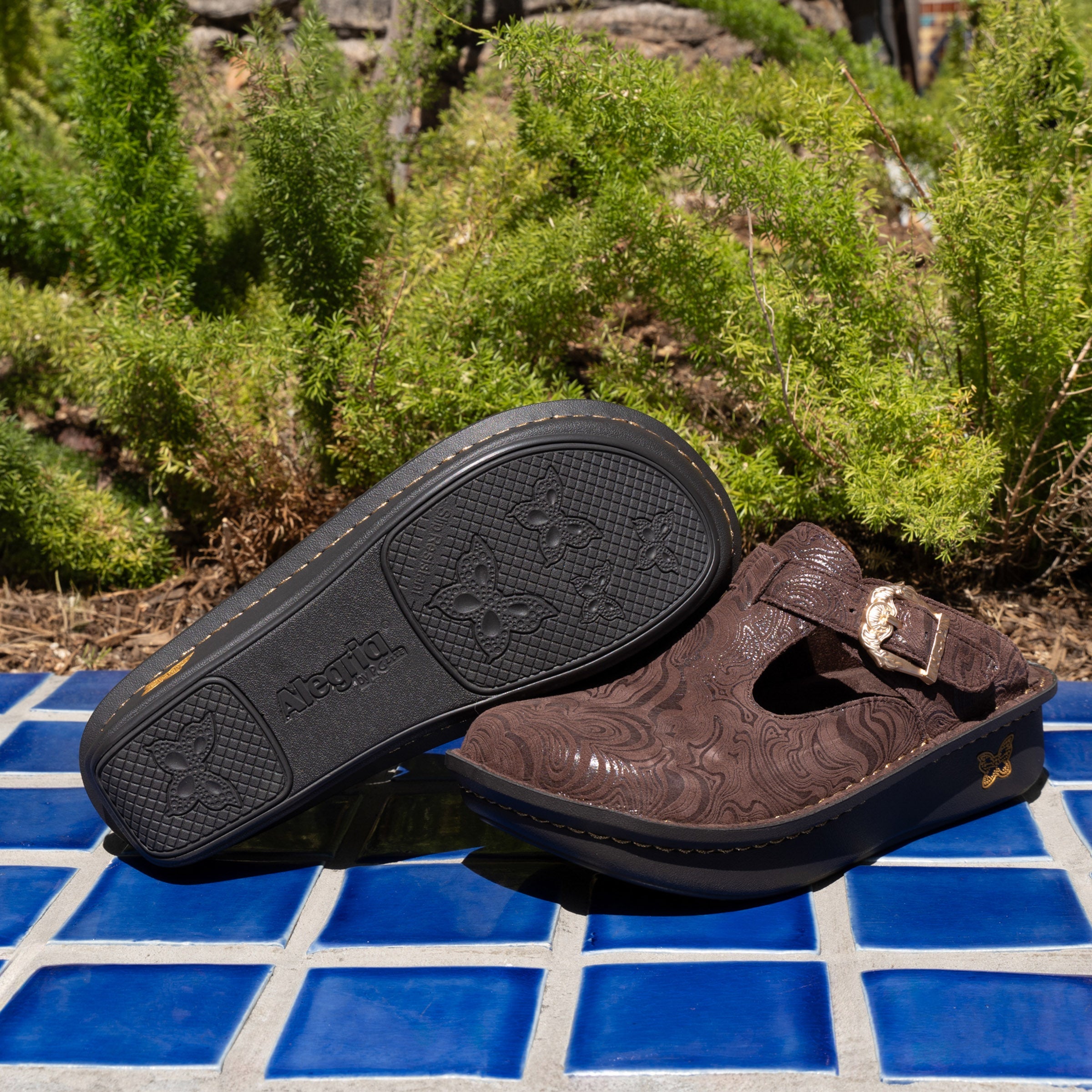 Classic Swirling Brown Shoe - Image 2