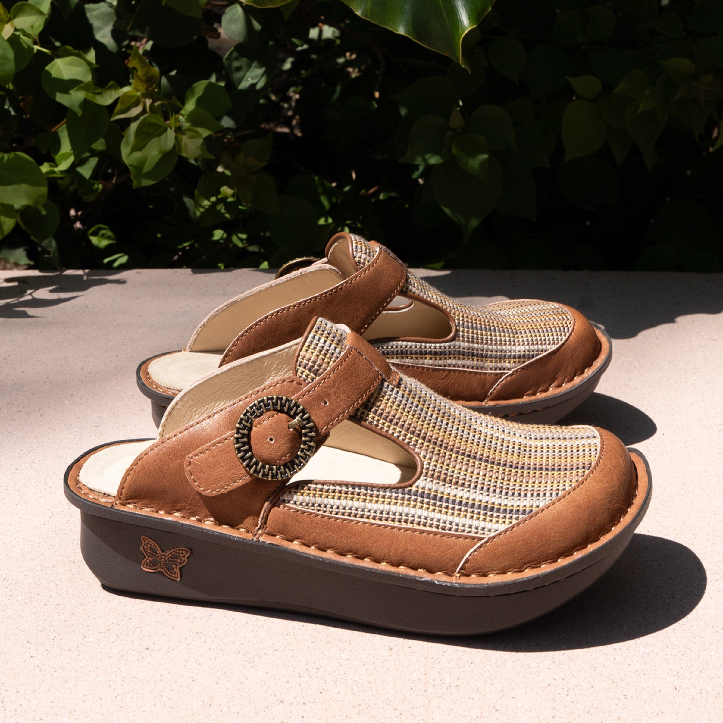 Classic Naturalized Shoe - Image 2