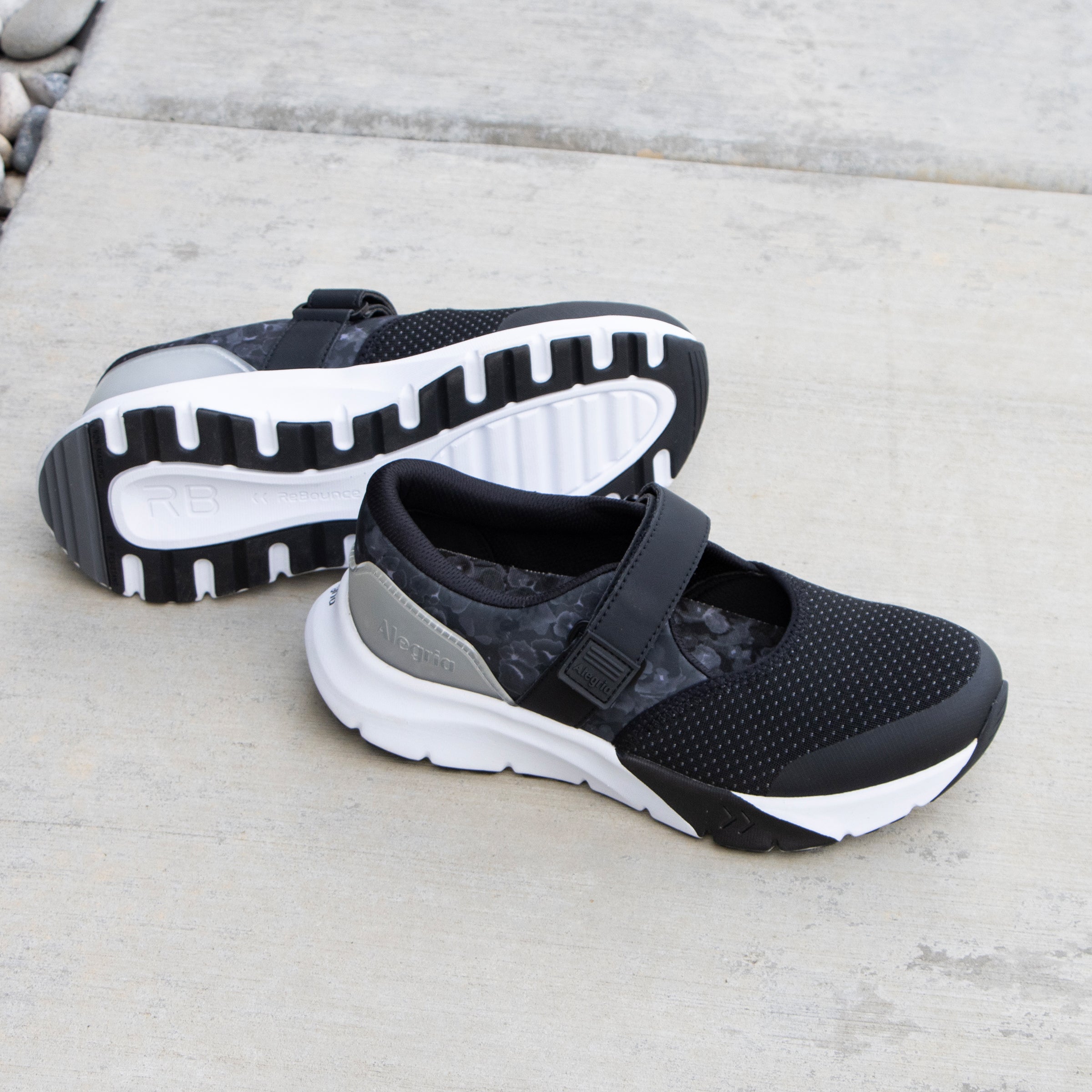 Atlis Poppy Pop Black Shoe - Image 2