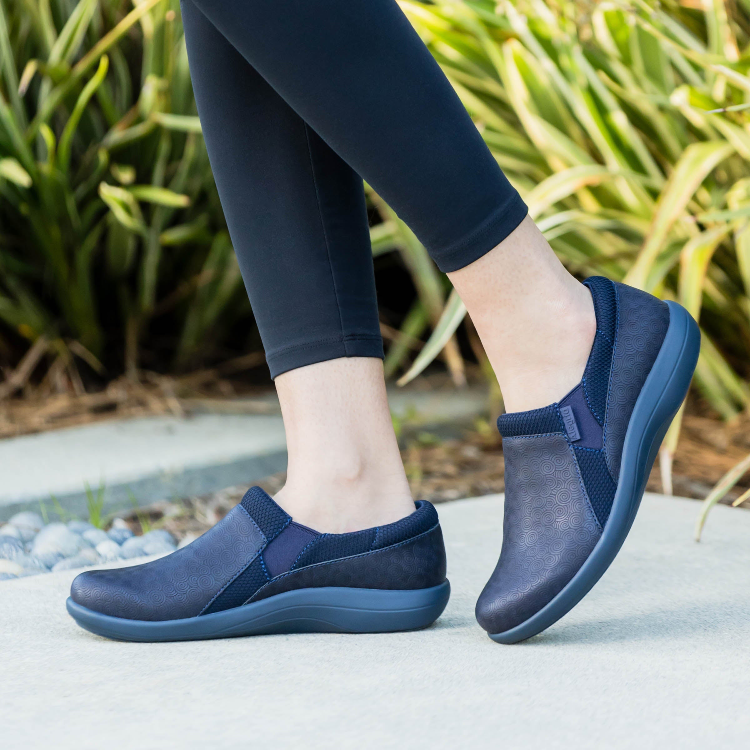 Duette Swirl Wind Navy Shoe - Image 2