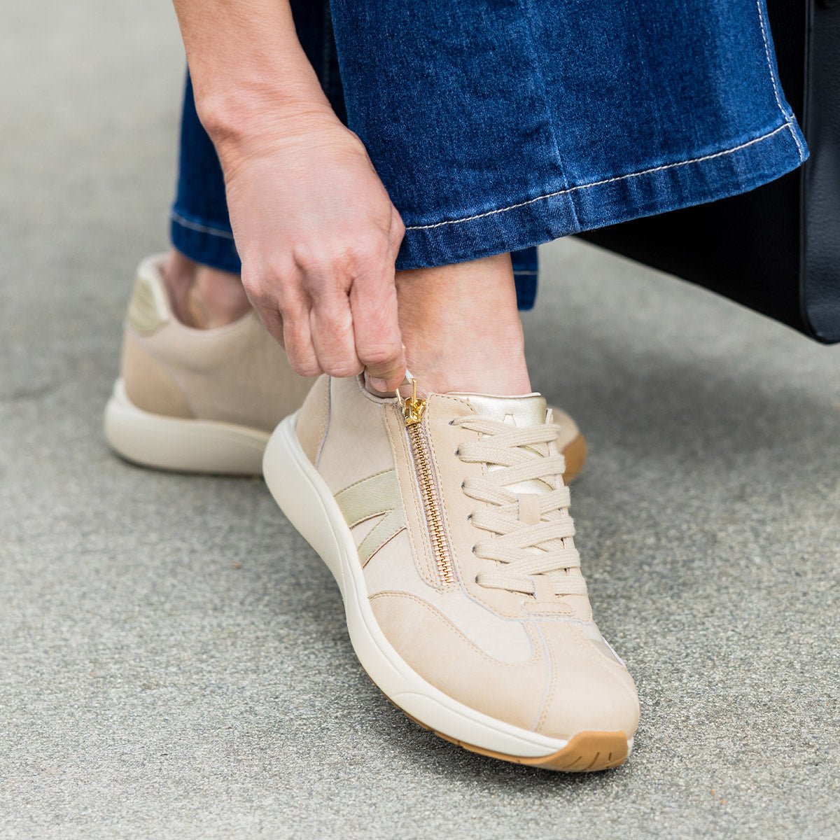 Eazeer Beige Shoe - Image 2