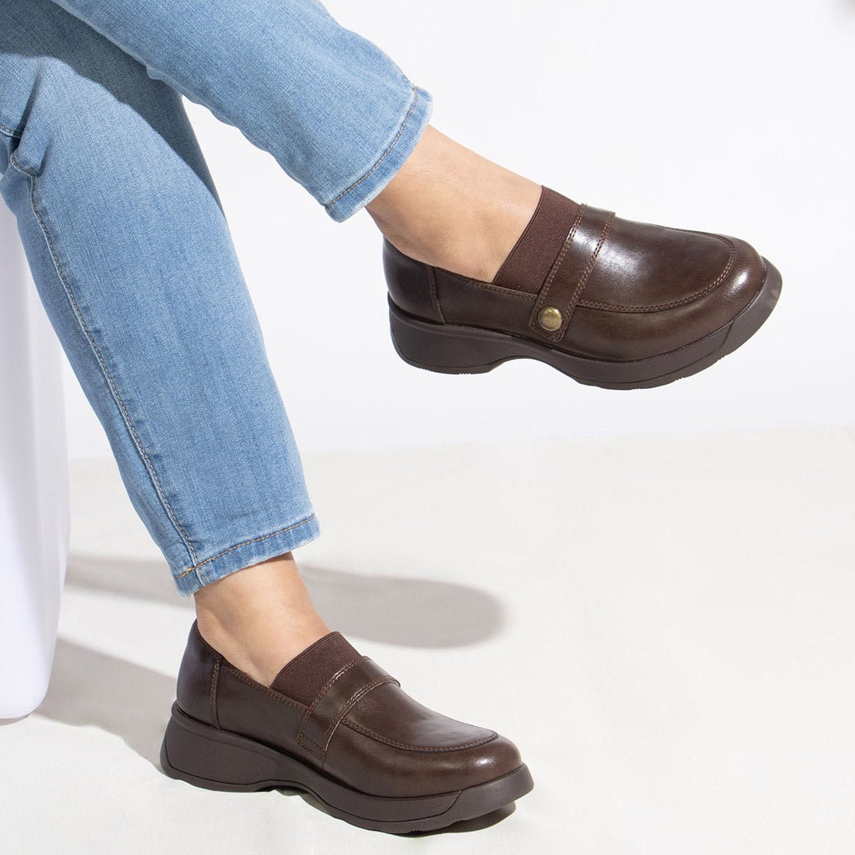 Janna Dark Chocolate Shoe - Image 2