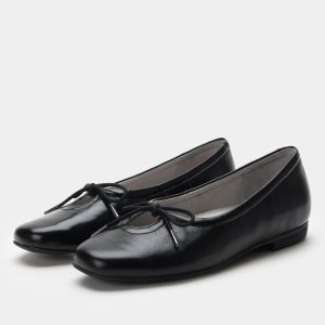 Leilah Black Gloss Shoe