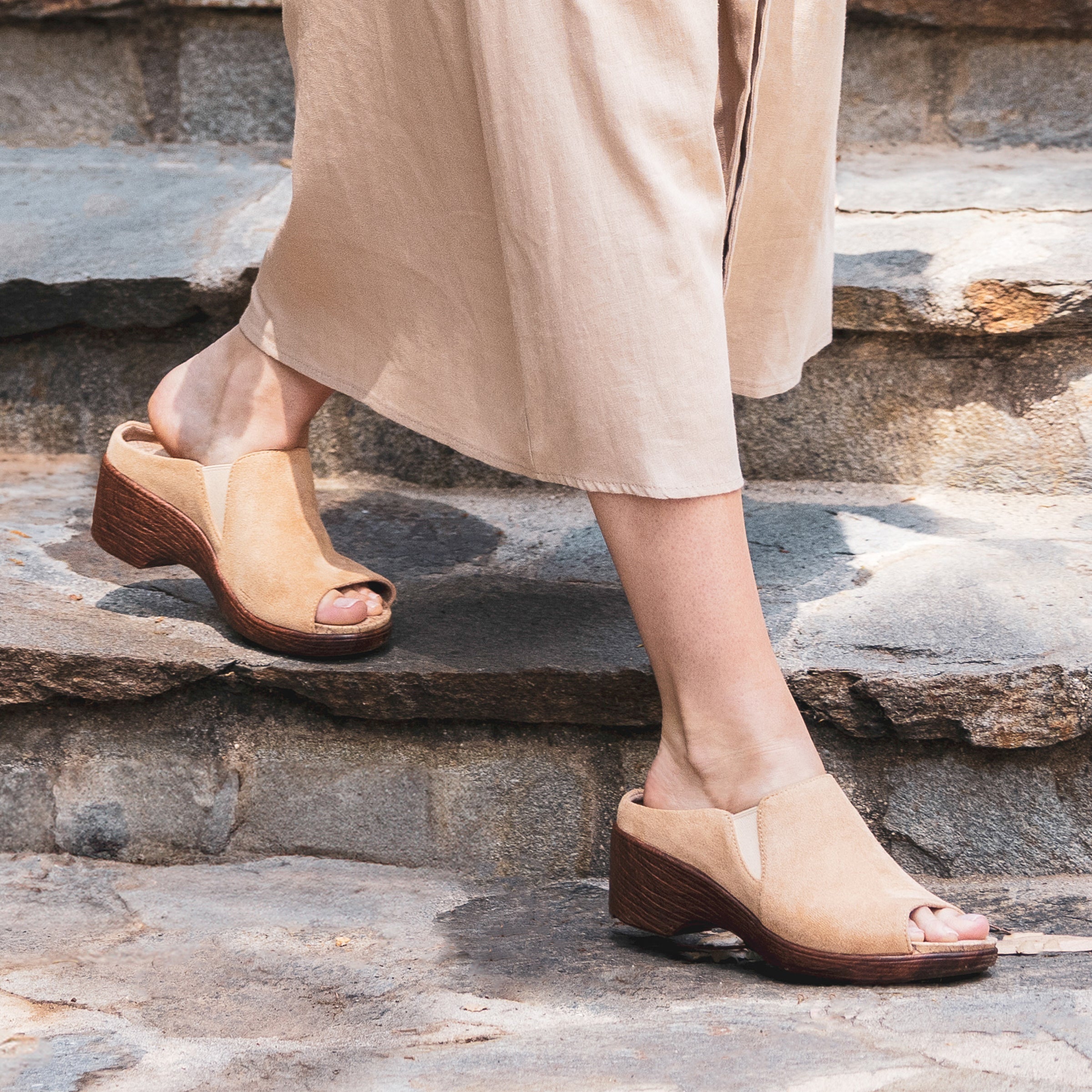 Shilaine Stretch Naturally Sandal - Image 8