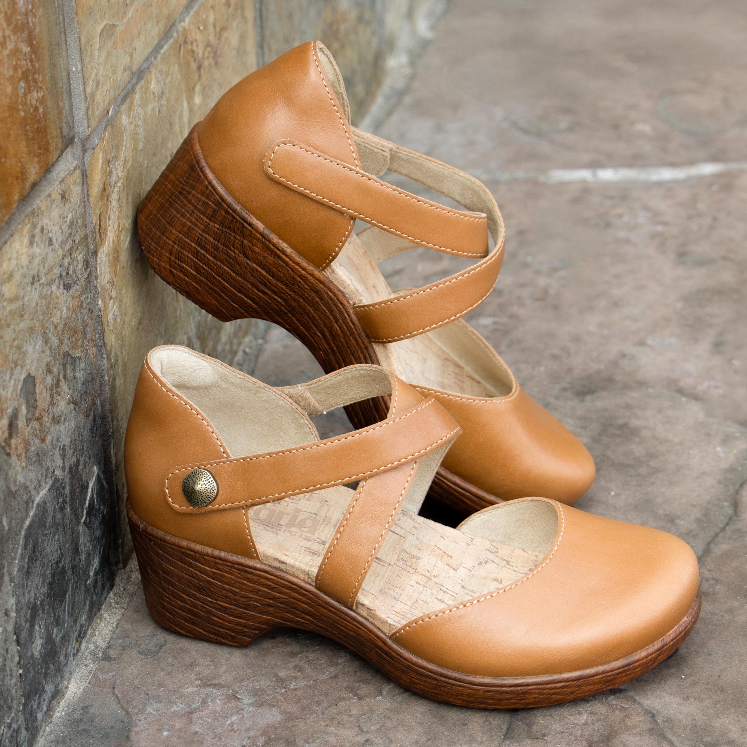 Savina Latte Shoe - Image 2