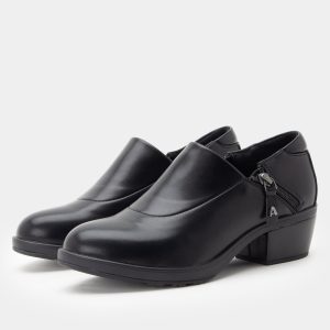Wynne Black Shoe